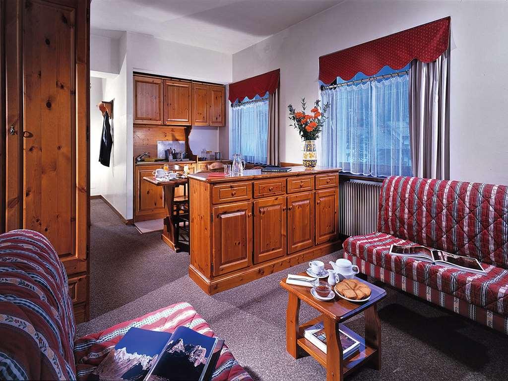 Hotel Miramonti Corvara Zimmer foto