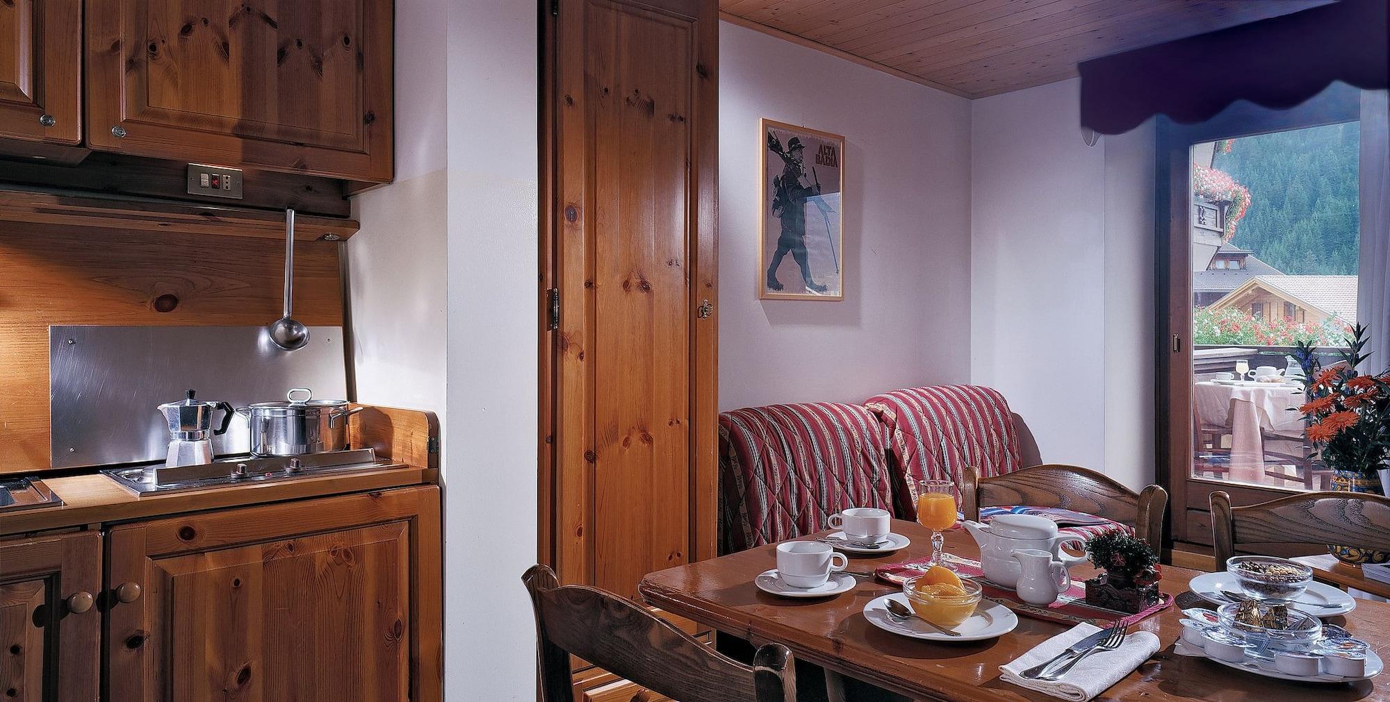 Hotel Miramonti Corvara Exterior foto