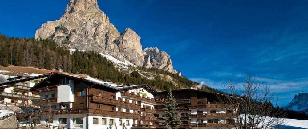 Hotel Miramonti Corvara Exterior foto