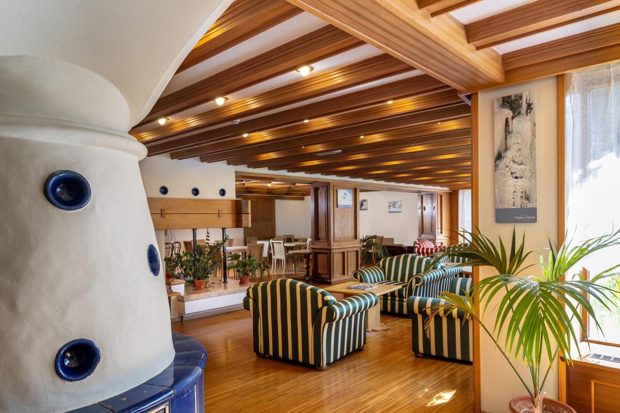 Hotel Miramonti Corvara Exterior foto