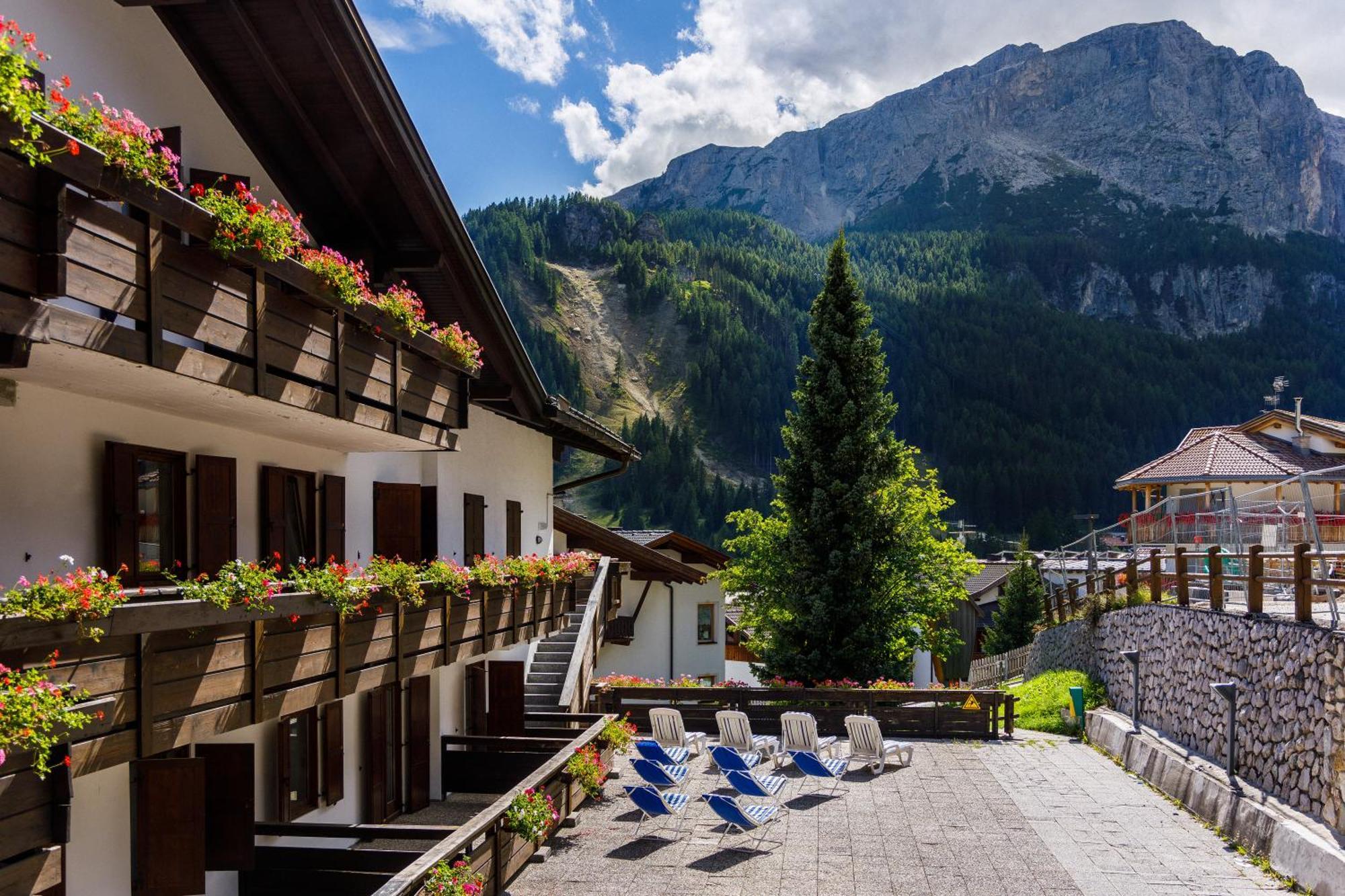 Hotel Miramonti Corvara Exterior foto